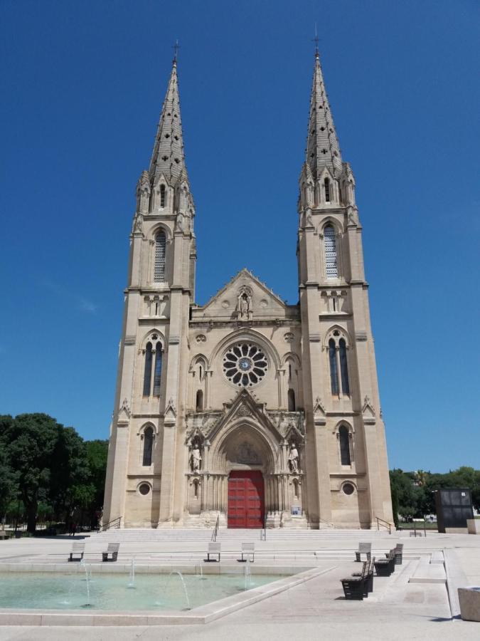 Le Sully Apartment Nimes Luaran gambar